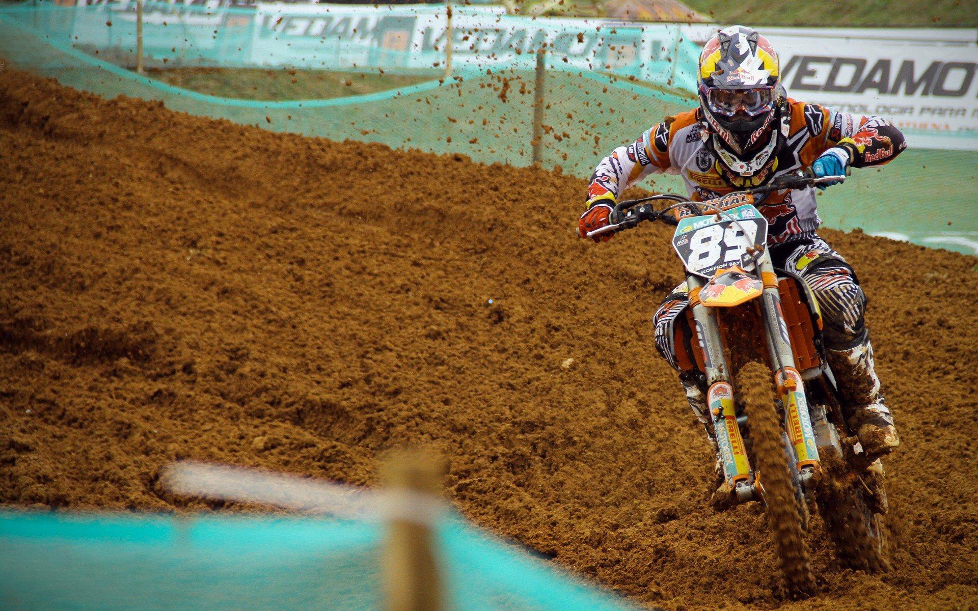 赫伊森头槌遭神扑，马斯坦托诺救主，阿尔瓦赛特1-1逼平皇马