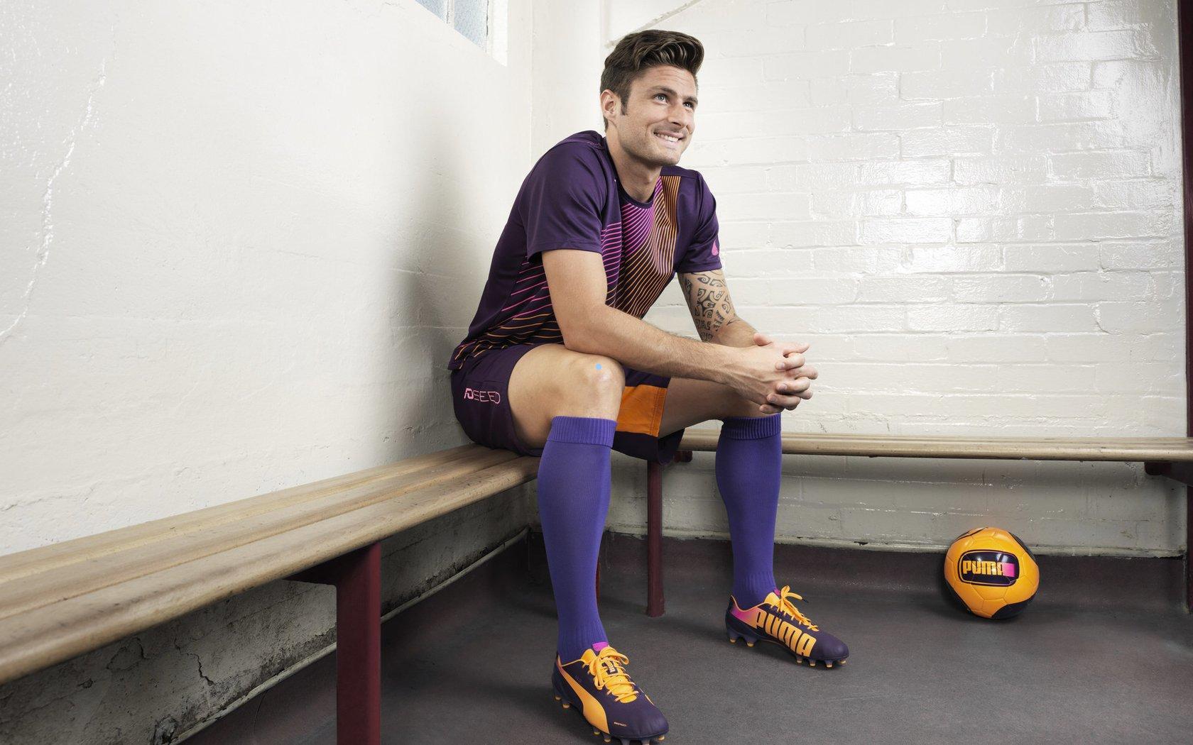 那不勒斯冬窗战略曝光，韦尔加拉外租提上日程，双中场强援成补强关键